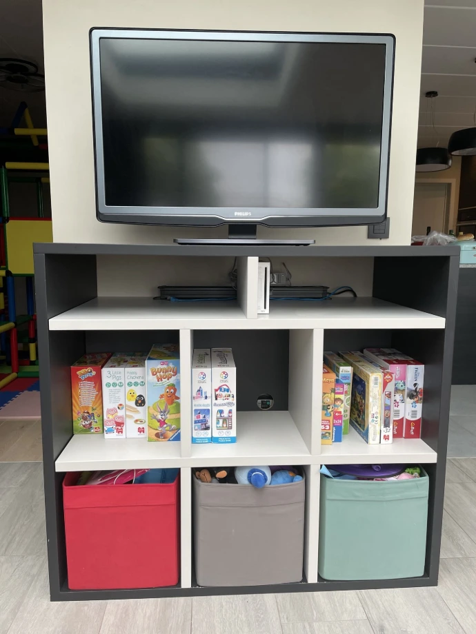 TV-meubel met opbergfunctie